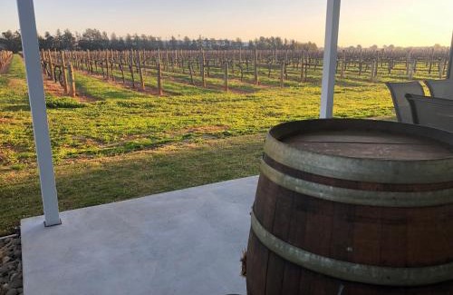 Milawa House | Milawa Vineyard Views - Guesthouse 1