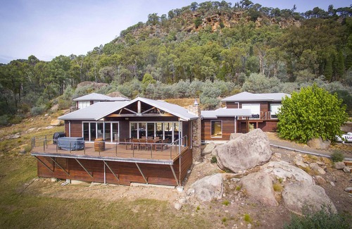 Milbrodale House | Milbrodale Lodge - Architecturally designed 4 bdrm mountainside house, great views and open fireplace
