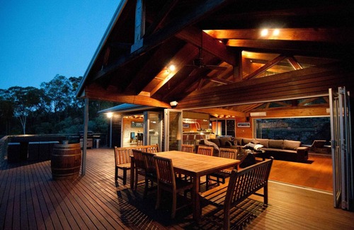 Milbrodale House | Milbrodale Lodge - Architecturally designed 4 bdrm mountainside house, great views and open fireplace