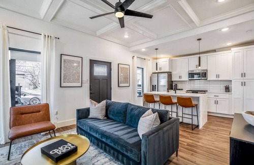 East Downtown Houston House | Milby Entire Home · The O'Four, Entire Luxury Duplex in East Downtown