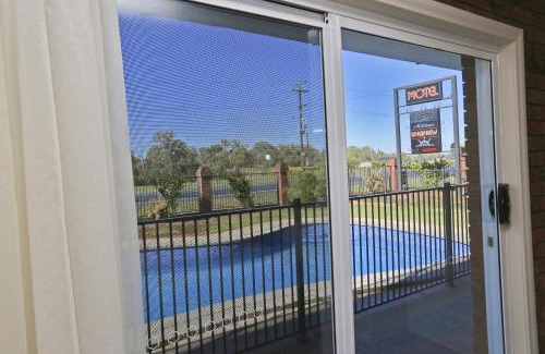 Gol Gol Hotel | Mildura Riverview Motel