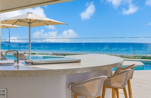 Coolangatta Apartment | Miles at Kirra Point 303 - Luxury Kirra Beachfront - Linen Provided - Min. 2 Night Stays!