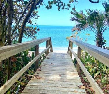 Englewood House | Miles of Private Beach-4BR Beach Access Cottage with SUPs Kyaks-Pets Ok