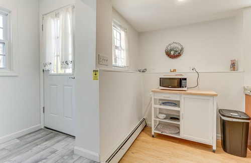 Milford Apartment | Milford Vacation Rental ~ 1 Block to Beach!