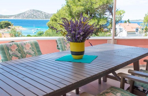 Prvic Luka Apartment | Milica Garden