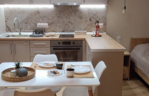 Milies House | Milies Creekside Studio