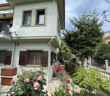 Kali Vrysi Apartment | Milina's Cozy Riverside Apartments