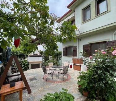 Kali Vrysi Apartment | Milina's Cozy Riverside Apartments