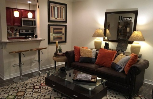 Biloxi Condo | Military Discount! Less than 5 mins to KAFB. Across street to Biloxi Beach.