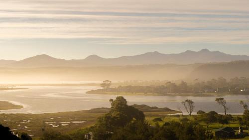 Sedgefield House | Milkwood Cottage - Seaview Serenity