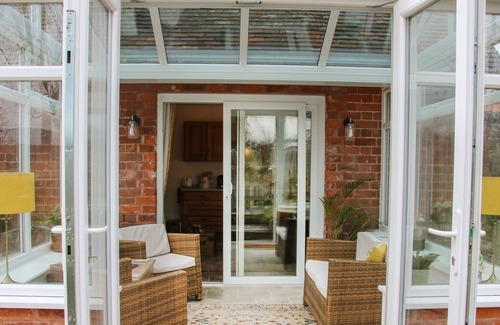 Cosford Cottage | MILL BANK COTTAGE, romantic, character holiday cottage in Pattingham