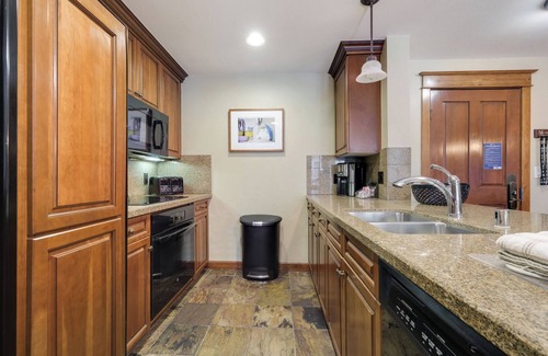 Copper Mountain Village Condo | Mill Club 3 Bedroom Condo #402 by RedAwning