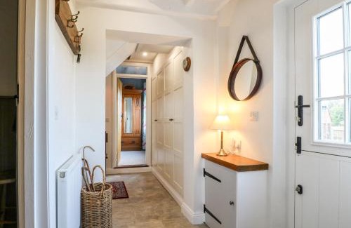 Sherwood Forest House | Mill Cottage