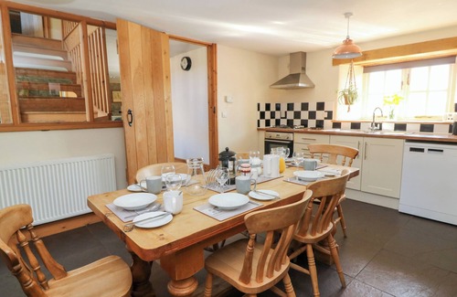 Felinfach Cottage | MILL COTTAGE, pet friendly, character holiday cottage in Aberaeron