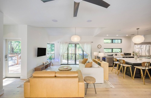 Healdsburg House | Mill Creek by AvantStay | Modern Design, Patio, Hot Tub