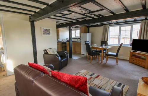 Nantwich Cottage | MILL END, pet friendly, with a garden in Wrenbury