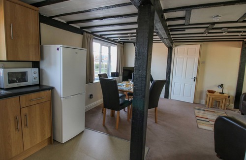 Nantwich Cottage | MILL END, pet friendly, with a garden in Wrenbury