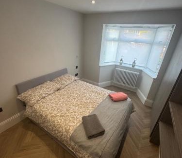 Whittington House | Mill Hill House