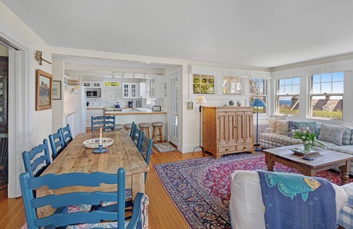 Vineyard Haven House | Mill Hill - Walking Distance From Town And Ferry With Ocean View