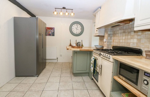 Garn Fadryn House | MILL HOUSE (MAIN HOUSE), with open fire in Sarn Meyllteyrn