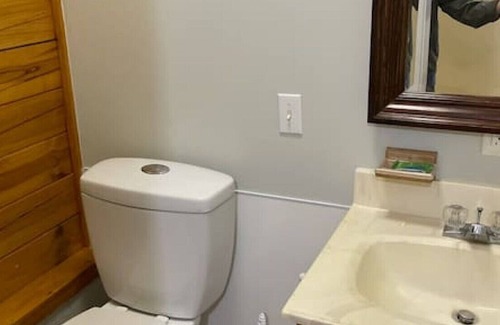 Pulaski Apartment | Mill House Market Suite D