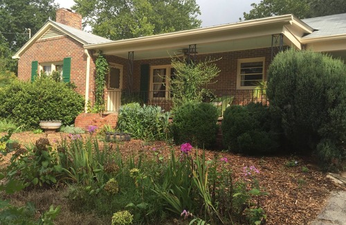 Demorest Cottage | Mill house offers comfort, and charm