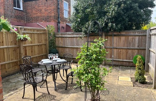 Oxford House | Mill House | Oxford Holiday Let | 2 Beds & Sleeps 4