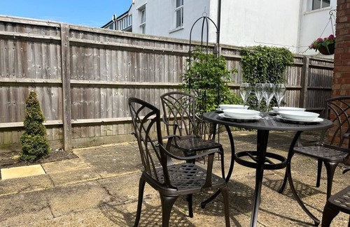 Oxford House | Mill House | Oxford Holiday Let | 2 Beds & Sleeps 4