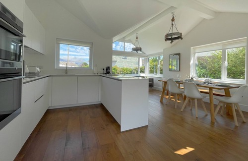 Braithwaite Cottage | Mill House - sleeps 6 guests in 3 bedrooms