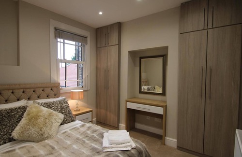 Newmarket Apartment | Mill House Townhouse