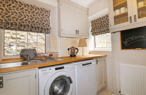 Castleton Cottage | MILL LEAT, pet friendly, with open fire in Castleton, Peak District
