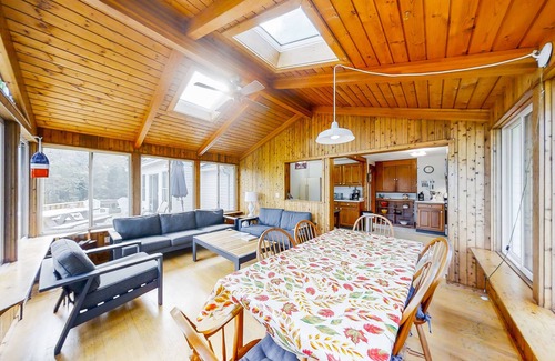 Bayville House | Mill Pond Cottage w/Kayaks & Boat Launch Access, pet friendly