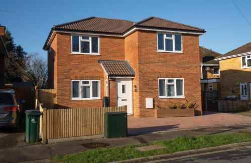 Crawley House | Mill Road Apartment First Floor