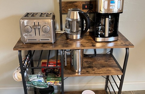 Milltown House | Mill town location by the river w/hot tub