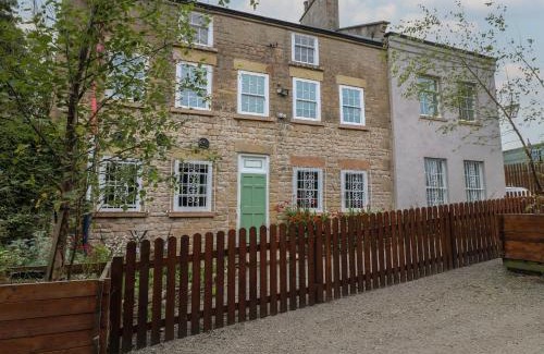 Mansfield House | Mill View Duplex