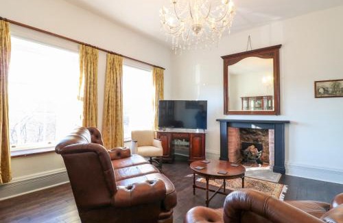 Mansfield House | Mill View Duplex