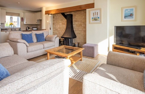 Cirencester House | Mill Village 66, Damsel Cottage (P)