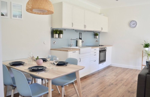 Rattray House | Millbank Cottage - a lovely holiday home with a large garden