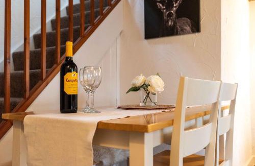 Rugeley House | Millbank Farm Cottage