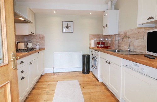 Aubourn Cottage | MILLCOTT, pet friendly, character holiday cottage in Metheringham