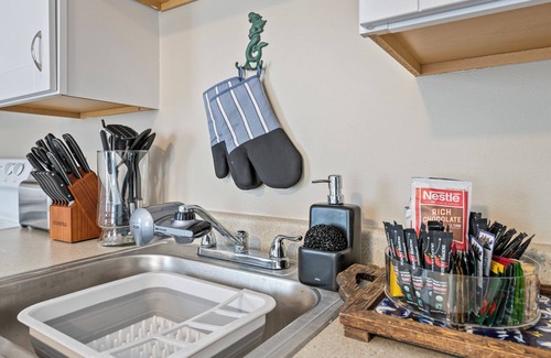 Sugar House Apartment | Millcreek Bliss: Relax, Recharge and Enjoy Panoramic Views of the Mountains