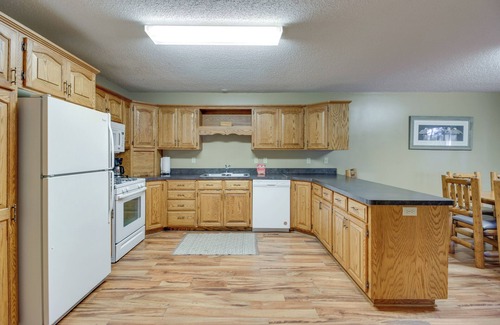 Isle Cabin | Mille Lacs Lake Cabin: Group Friendly!