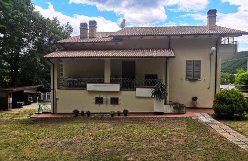 Serravalle di Chienti House | Mille papaveri rossi casa Ruggero