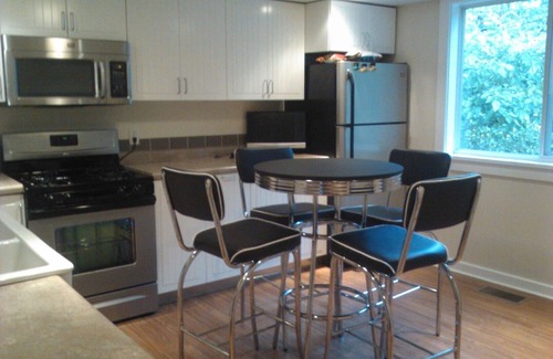 Miller Beach House | Miller Beach: Spacious 3K SQ FT (3 BR/3BA) Cottage: LONG-TERM & MONTHLY RENTAL