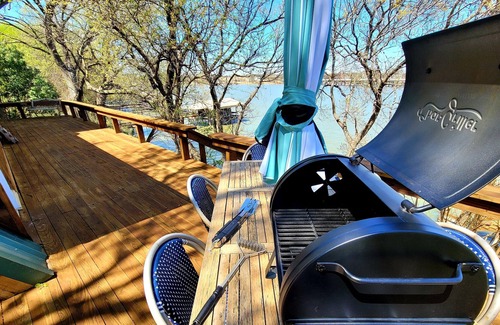 Lake Worth Cabin | Miller's Cozy Lakeside Cabin - Lake Worth!
