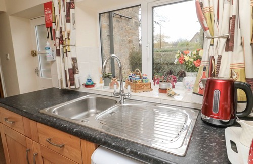 Lesbury Cottage | MILLER'S RETREAT, pet friendly, with a garden in Alnmouth