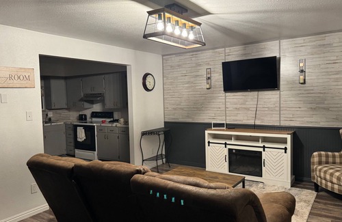 Vernal Apartment | Miller Suites 2-bdrm 1.5 bath in the heart of Vernal. For a couple or family.