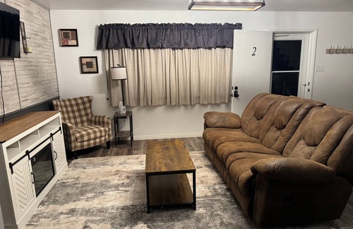 Vernal Apartment | Miller Suites 2-bdrm 1.5 bath in the heart of Vernal. For a couple or family.