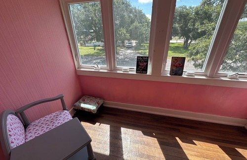 Aransas Pass House | Millers Shabby Chic and coast house 5 Bedroom 2 Bath 3 blocks from Downtown