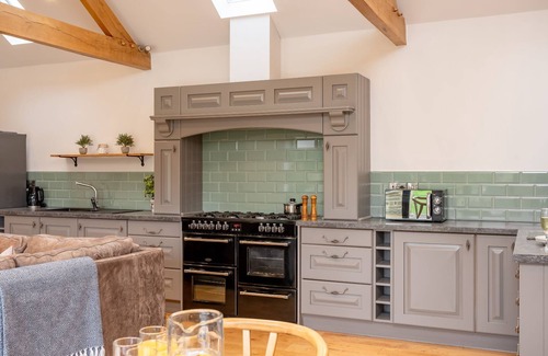 Richmond Cottage | Millfield Barn - a cottage that sleeps 4 guests in 2 bedrooms